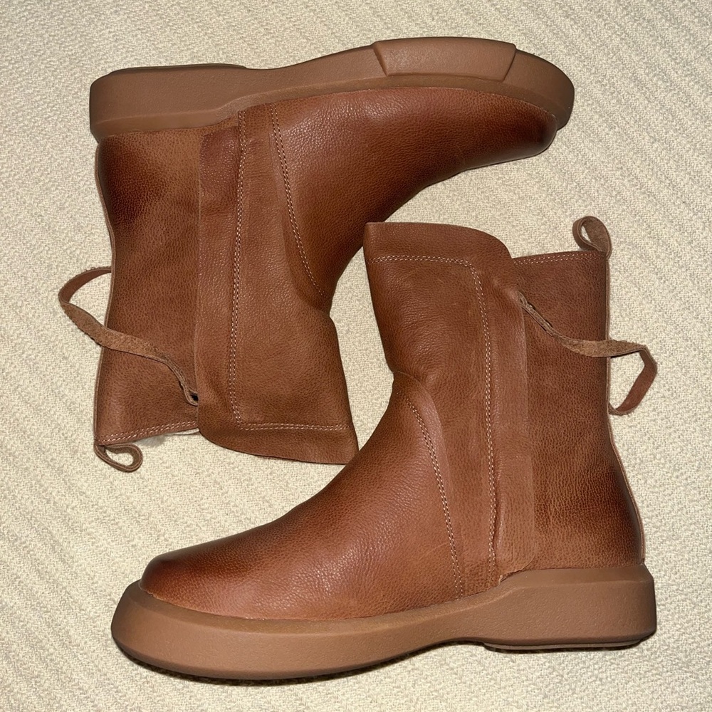 NEW In Box Dwarves Leather Snow Boots